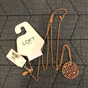 Loft pendant filigree necklace-gold.